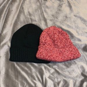 Bundle of 2 beanies